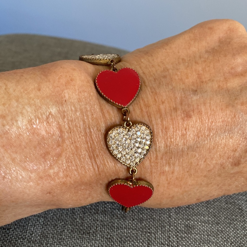❤️Vintage Red and Sparkle Heart Bracelet